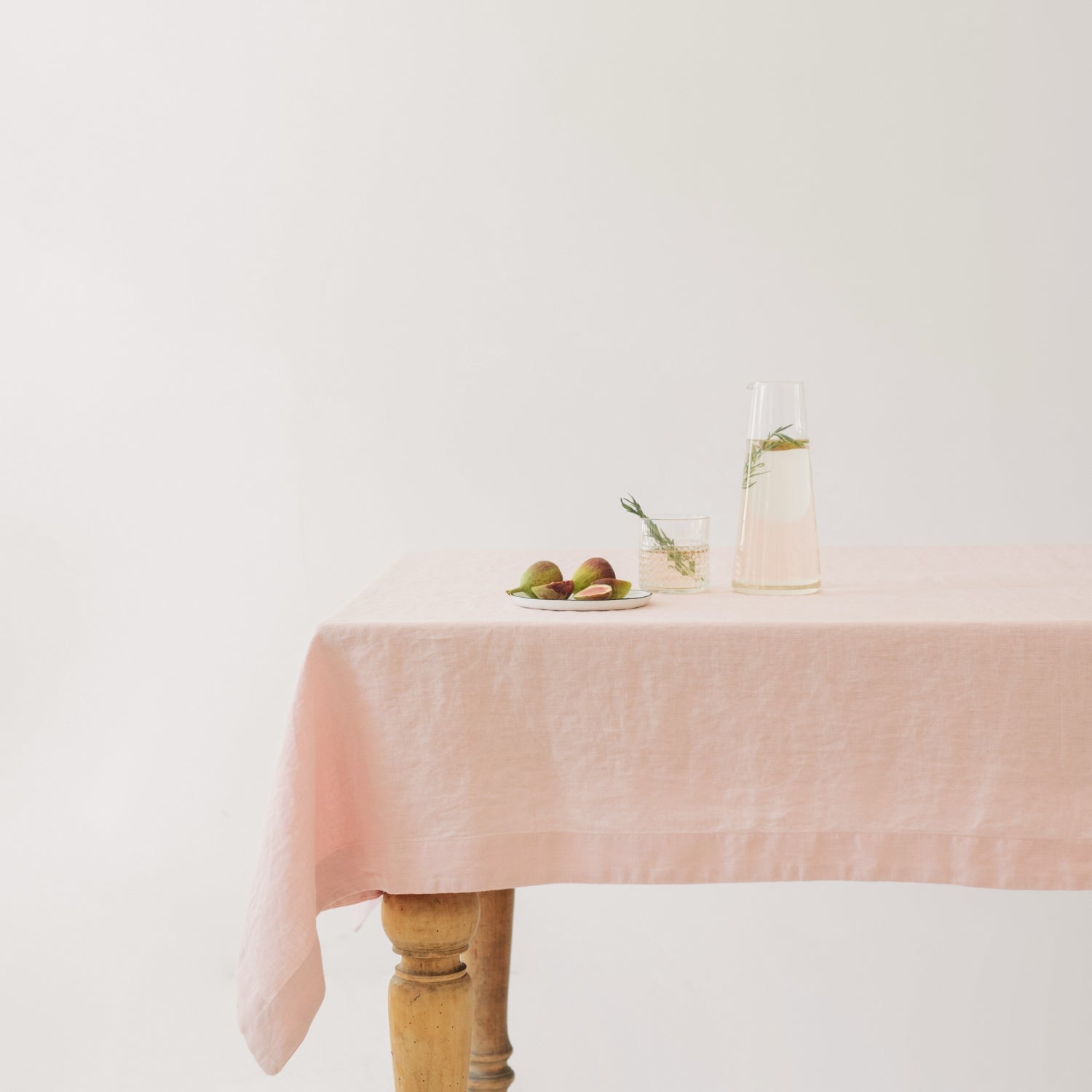 Linen Tales - gewassen linnen tafelkleed-misty rose - 250 x 140 cm